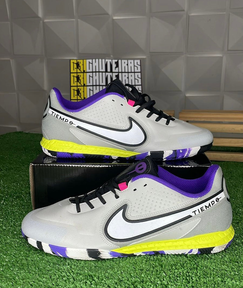 Nike Futsal Tiempo